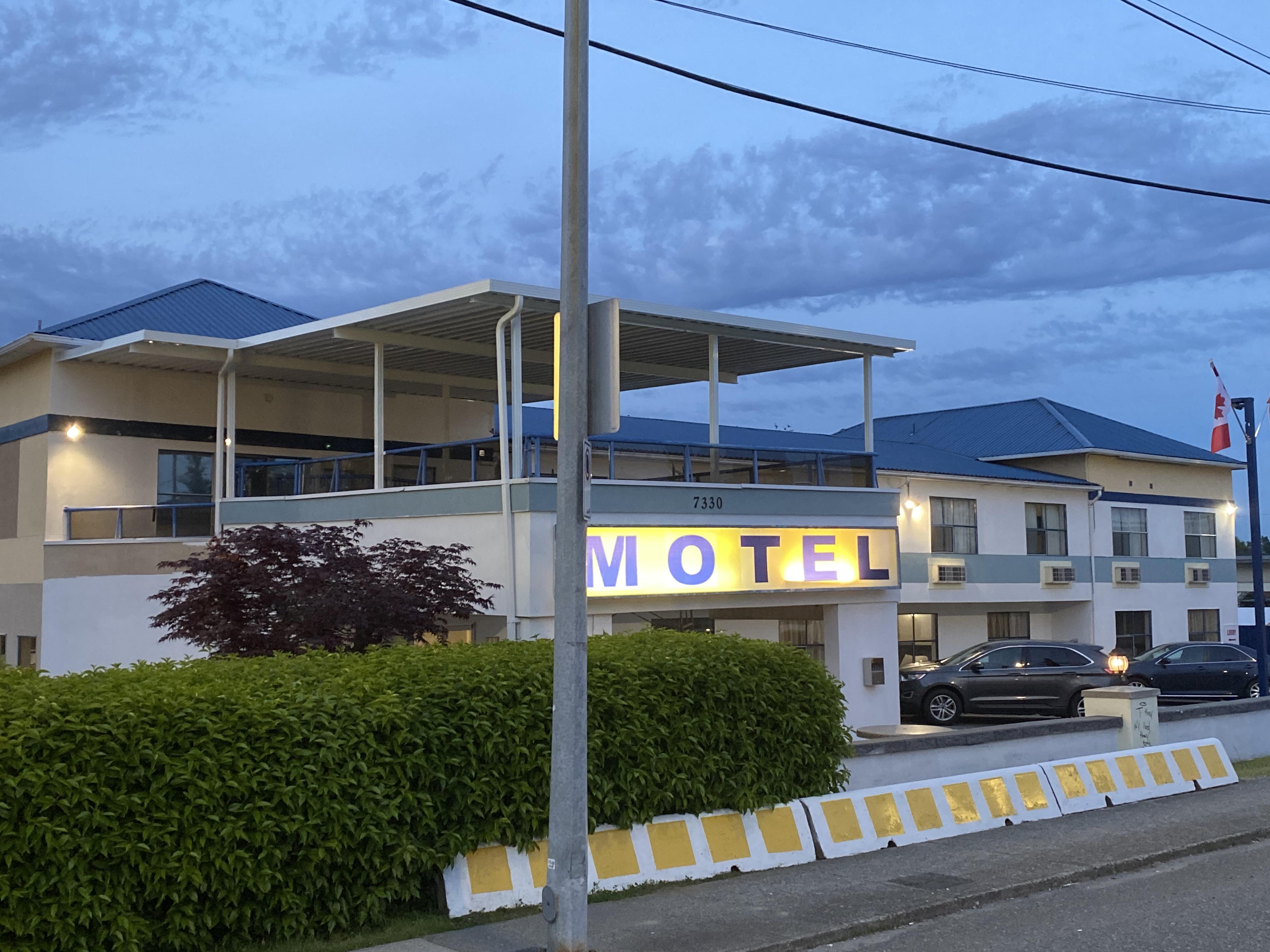 Happy Day Inn Burnaby Exterior photo