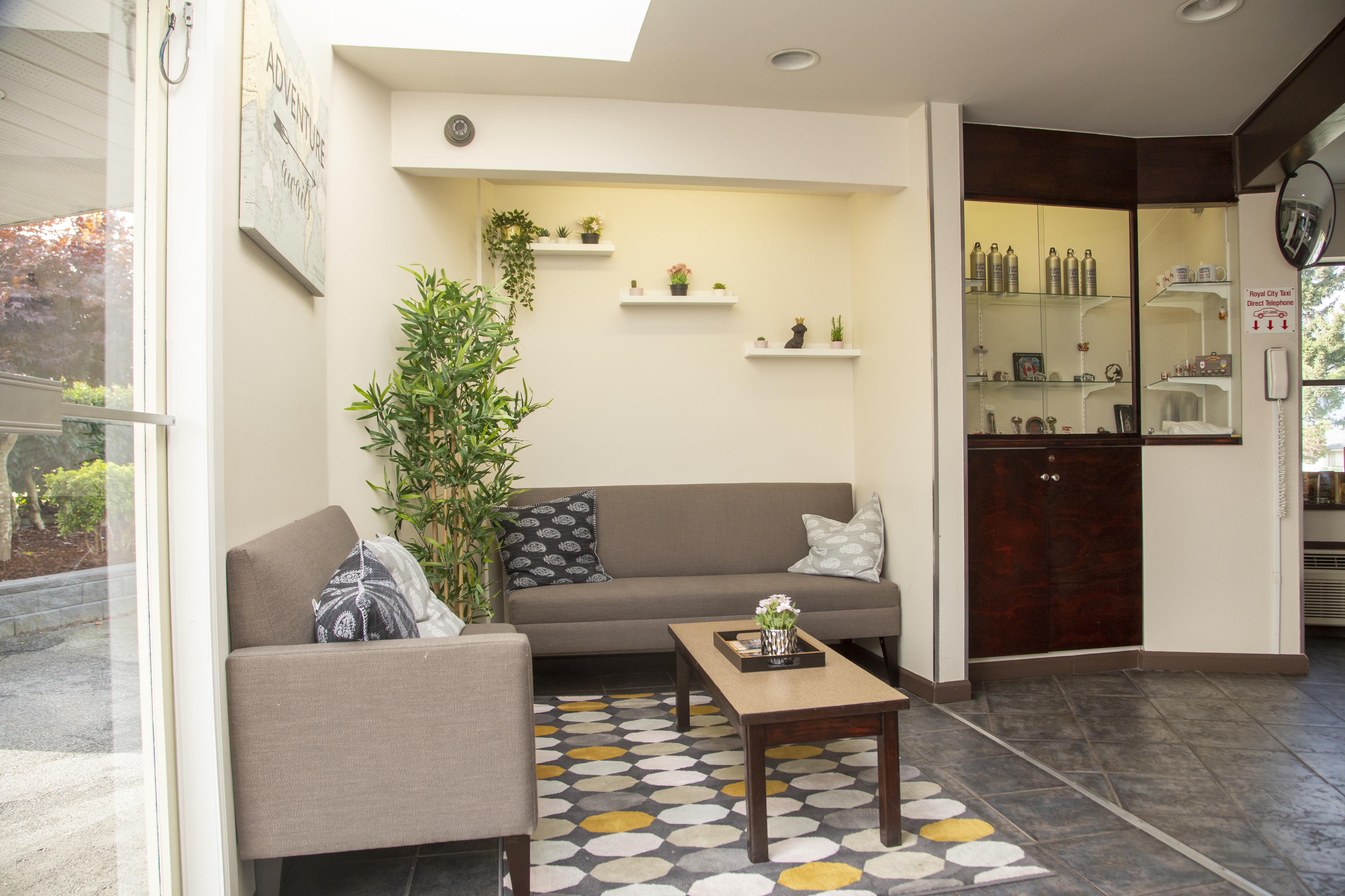 Happy Day Inn Burnaby Exterior photo